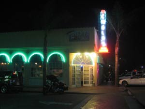 Cheles Food and Spirits, Pismo Beach, Kalifornien